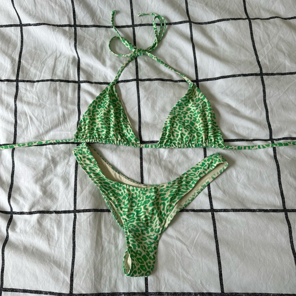 frankie’s bikinis set